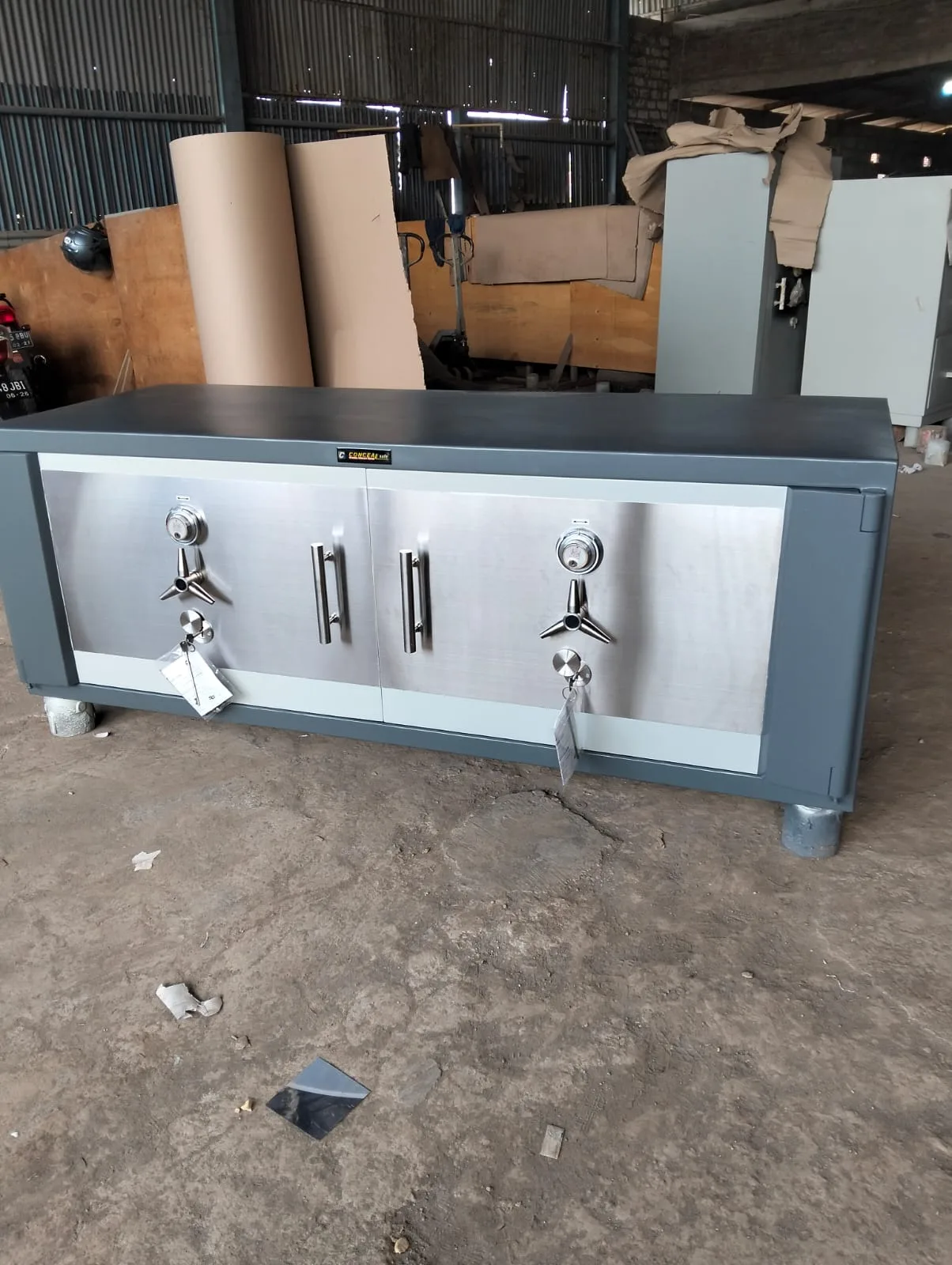 Brankas khusus custom lebar uk T70 x L200 x D68cm