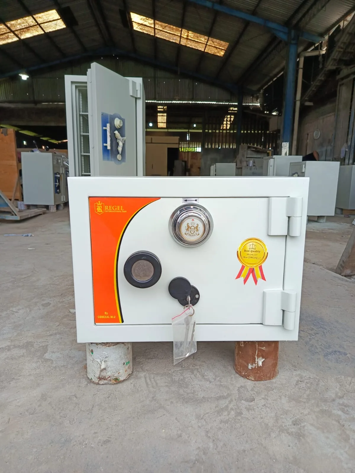 Brankas rumah tahan api tipe Regel 1a uk T37 x L50 x D46